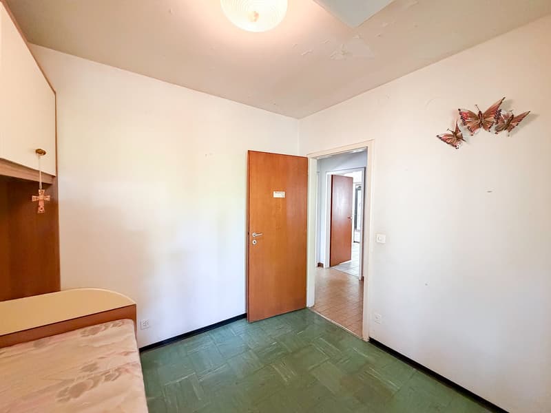Grande casa unifamiliare completamente da rinnovare (20)