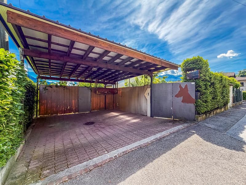 Grande casa unifamiliare completamente da rinnovare (25)