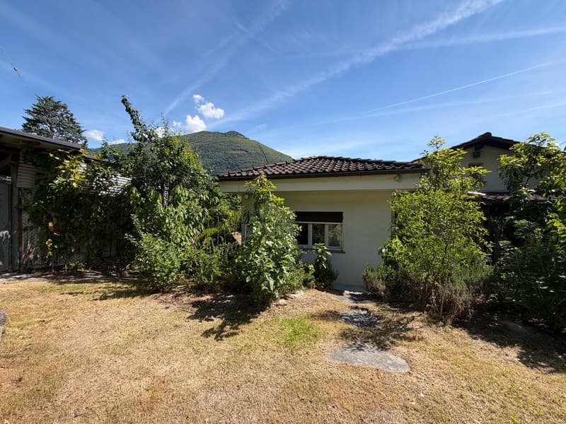 Grande casa unifamiliare completamente da rinnovare (4)