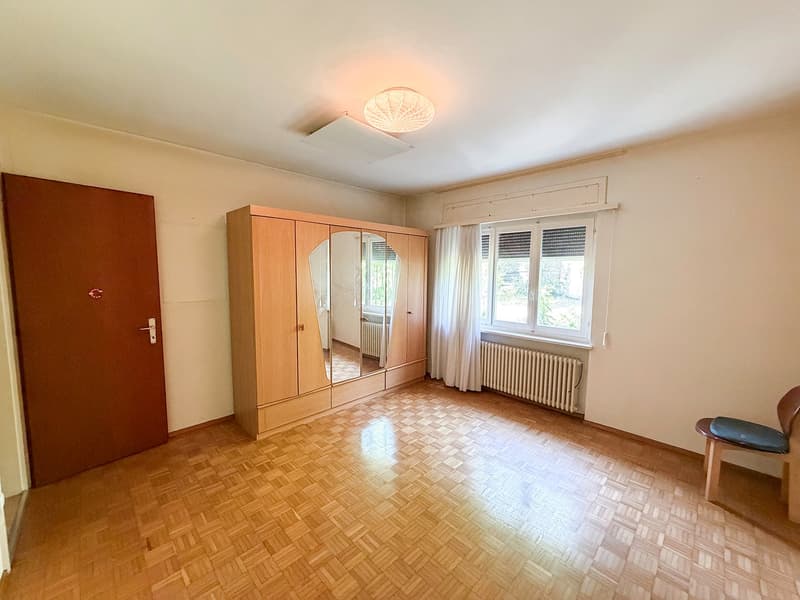 Grande casa unifamiliare completamente da rinnovare (14)