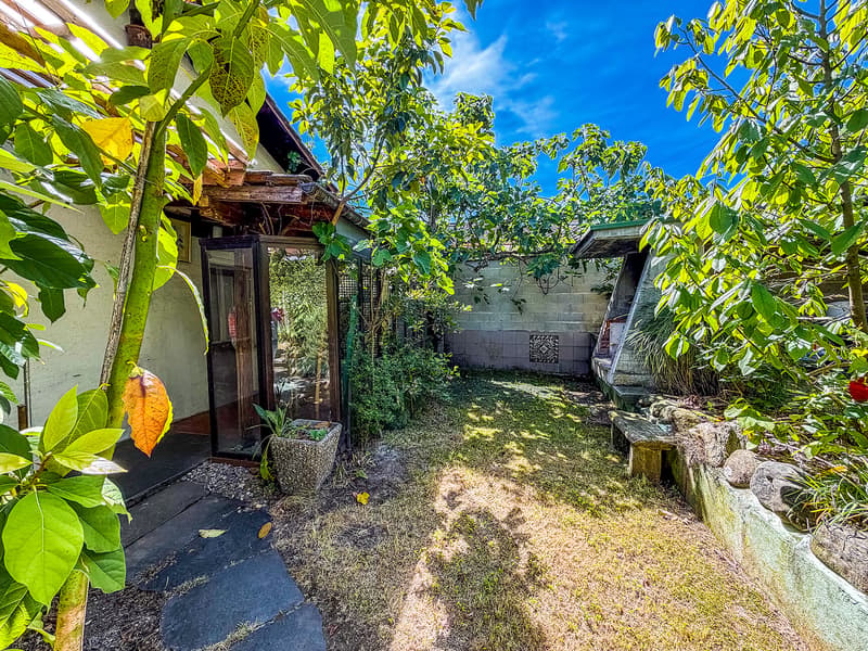 Grande casa unifamiliare completamente da rinnovare (6)
