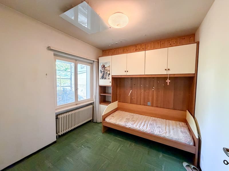 Grande casa unifamiliare completamente da rinnovare (19)