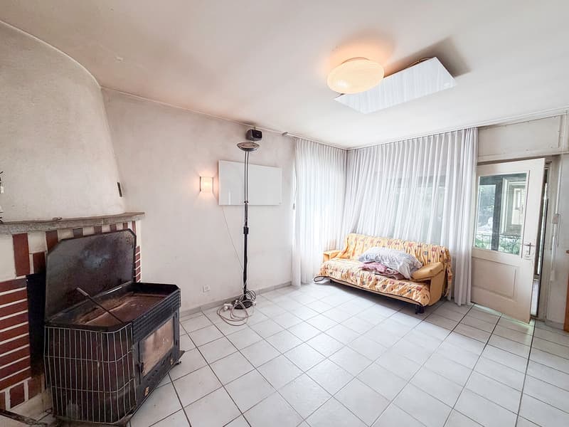 Grande casa unifamiliare completamente da rinnovare (10)