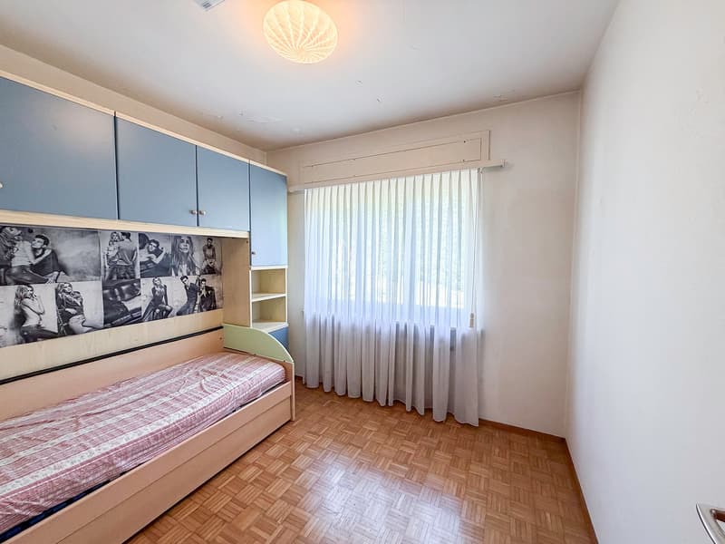Grande casa unifamiliare completamente da rinnovare (15)