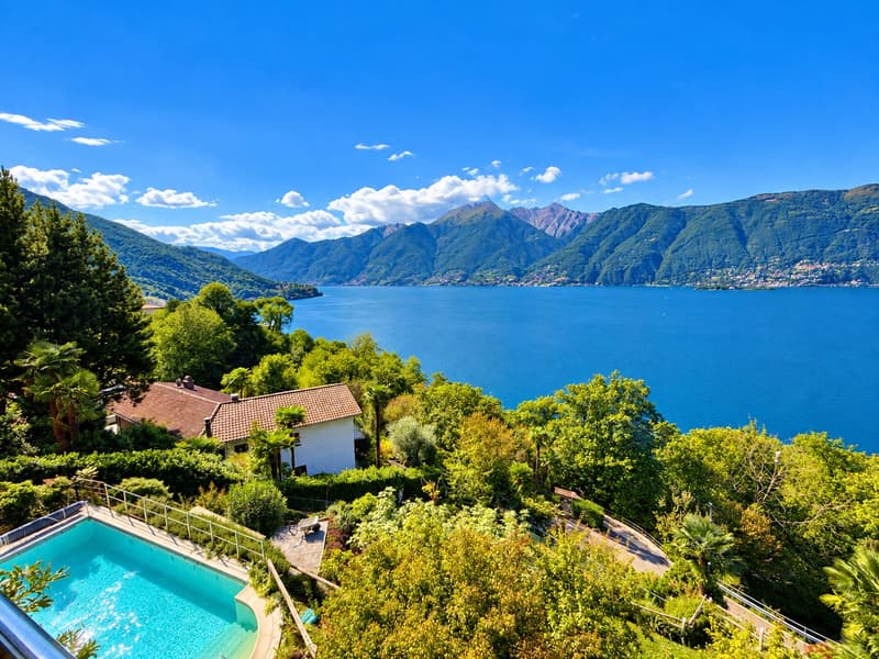 Panorama verso Brissago e costa italiana