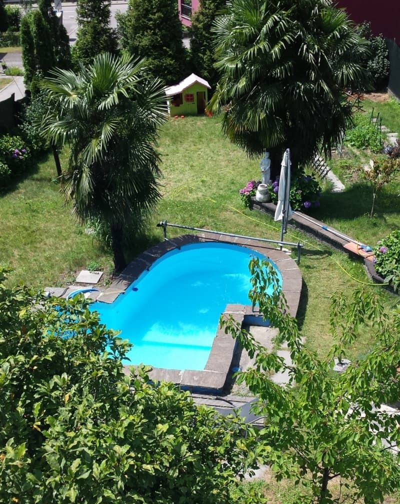 Grande villa de 9 pièces avec piscine et grand jardin (11)