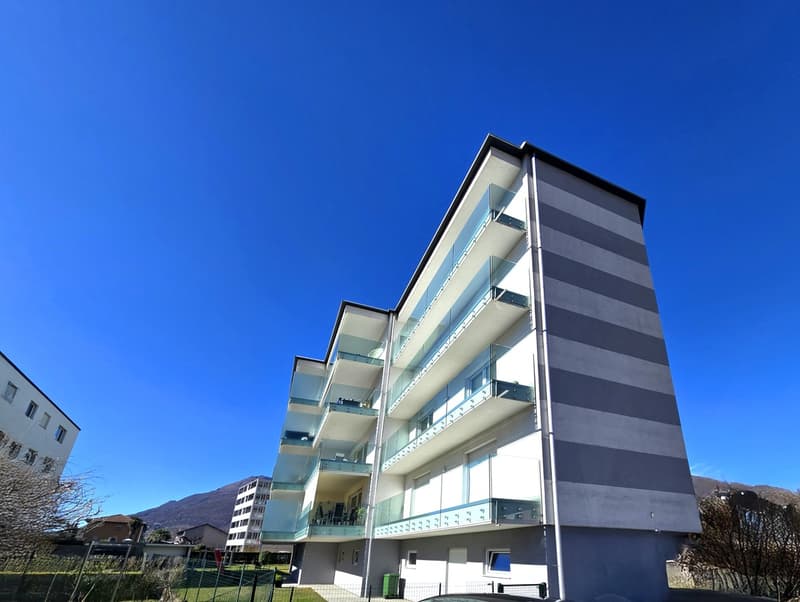 Schönes 4,5-Zimmer-Wohnung im modernen Stil mit großer überdachter Terrasse. (11)