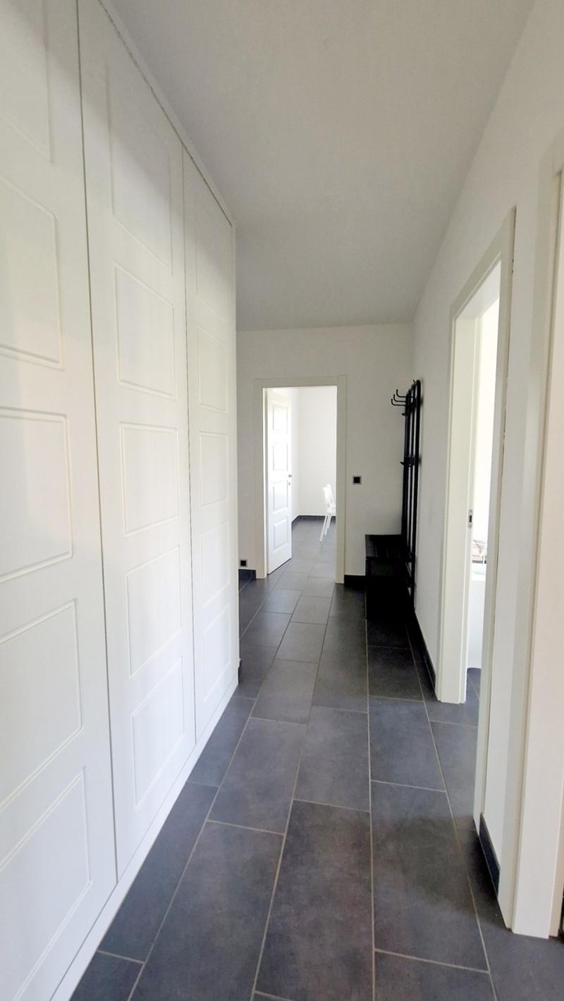 Schönes 3,5-Zimmer-Panoramawohnung im modernen Stil komplett renoviert (9)