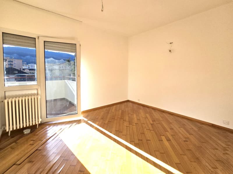 Appartement 3,5 pièces lumineux intéressant avec terrasse couverte rénovée (8)