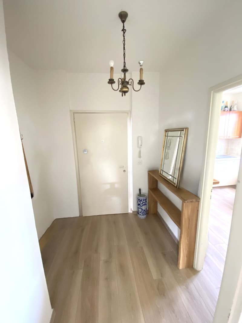 Bel appartement 3,5 pièces, récemment partiellement rénové, avec balcon couvert. (7)