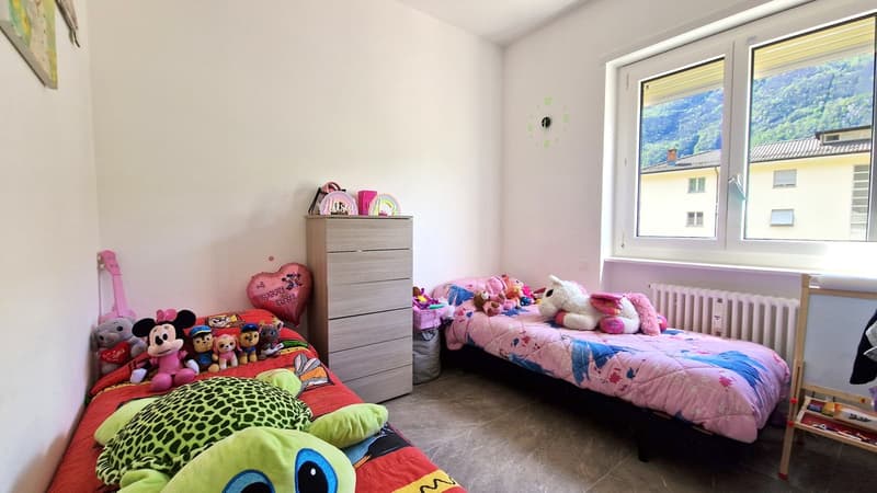 Bel appartement 4,5 complètement rénové en 2024 avec vue sur les châteaux (7)