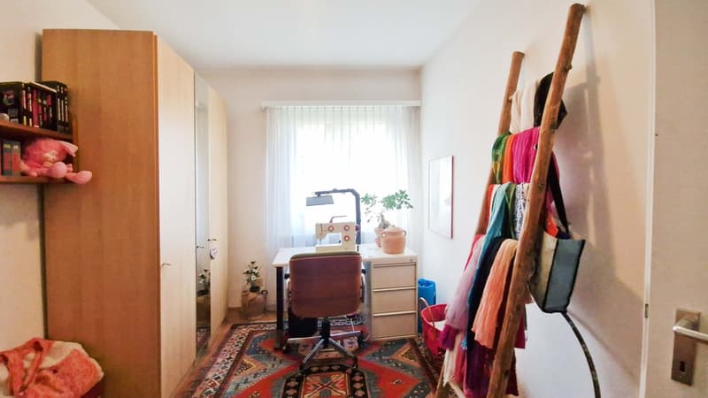 Großes 9-Zimmer-Einfamilienhaus mit Garten, Spa und Grotte (11)