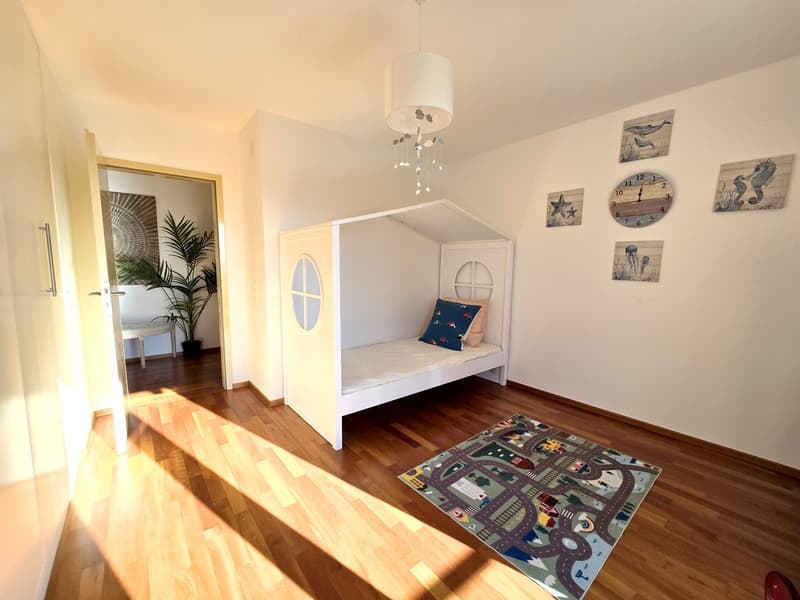 Exclusive 702 m² villa with garden and privacy in Miglieglia (12)