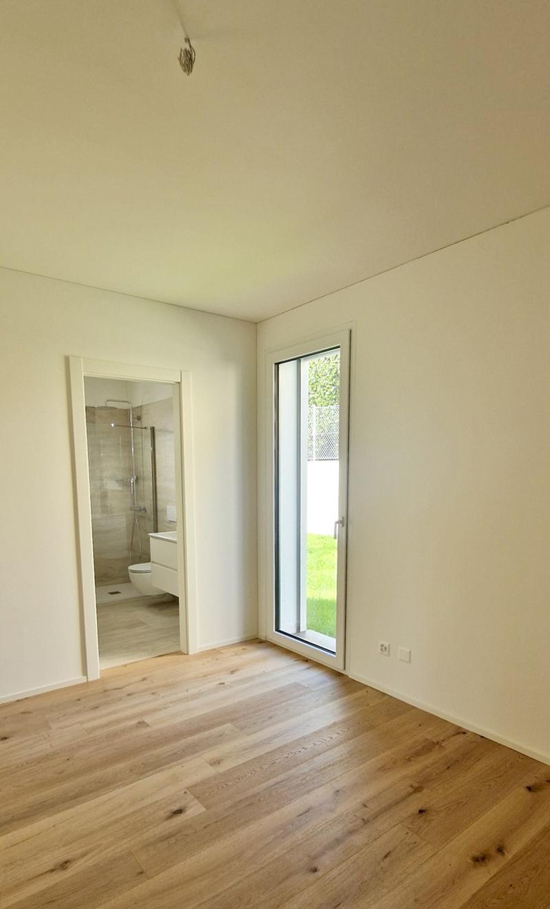 Wonderful new 3.5-room apartment with high standards and private garden. (10)