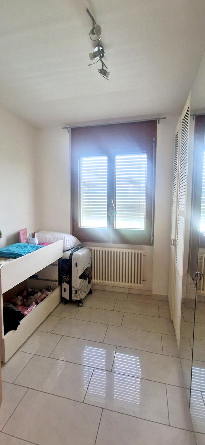 Modern spacious 4.5-room apartment with covered terrace and balcony, renovated. (6)