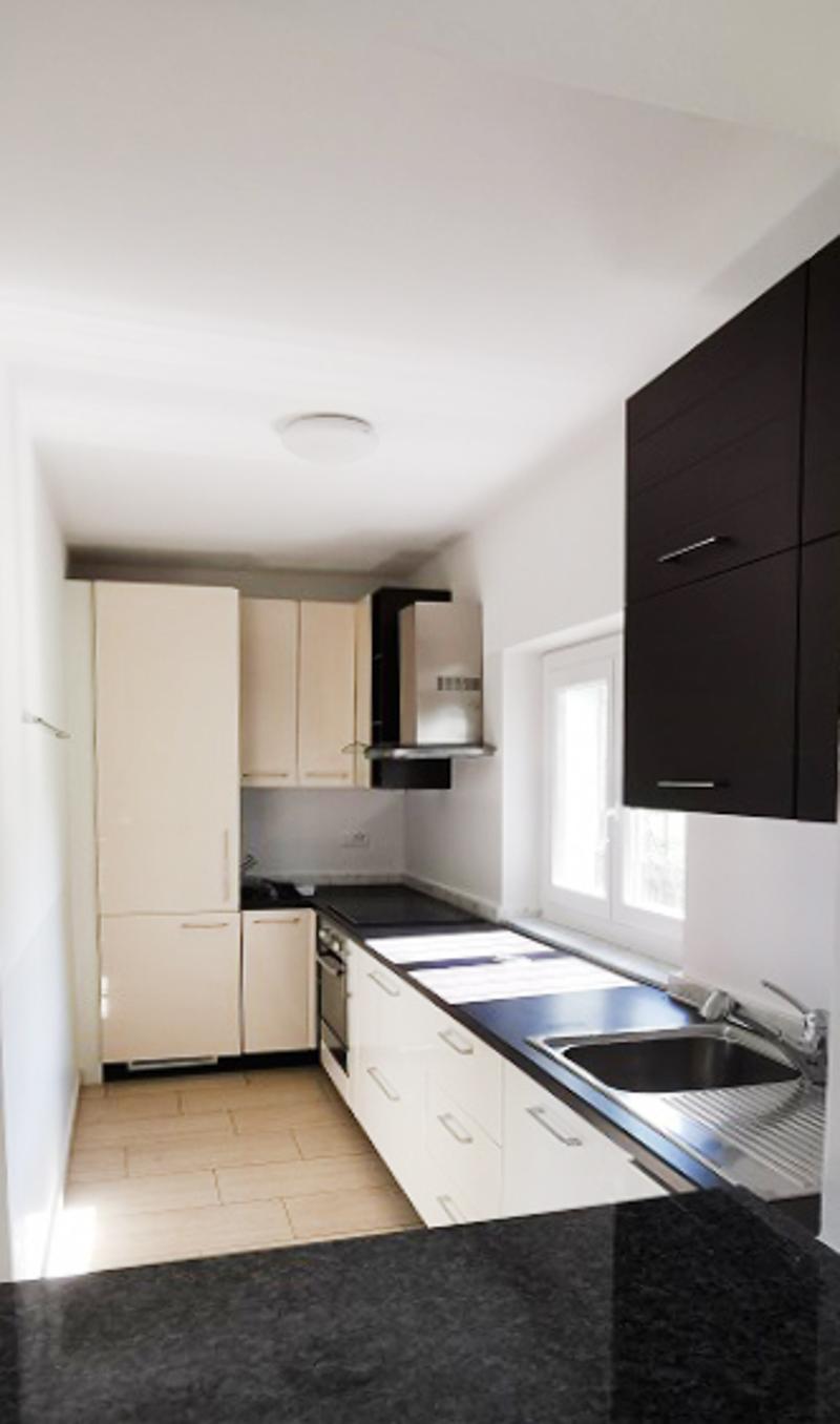 Maison de 5,5 pièces en phase de rénovation avec cheminée et terrasse. (4)