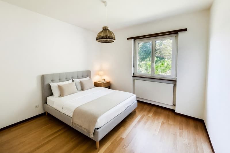 Einfamilienhaus mit 7,5 Zimmern, Garten und Panoramaterrassen (9)