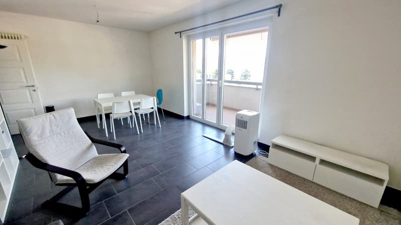 Bel appartement 3,5 pièces panoramique complètement rénové dans un style moderne. (2)