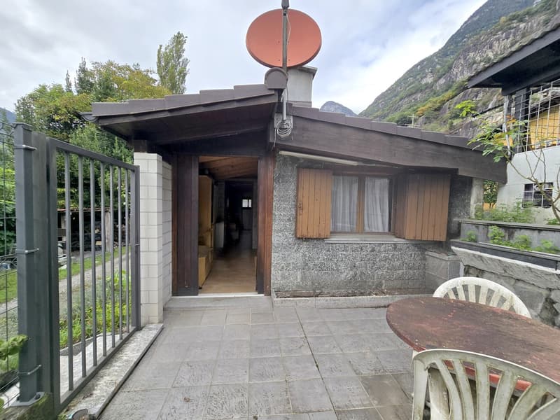 Schöne Doppelhaushälfte 3,5 und 2,5 Zimmer, renoviert mit Garten (4)