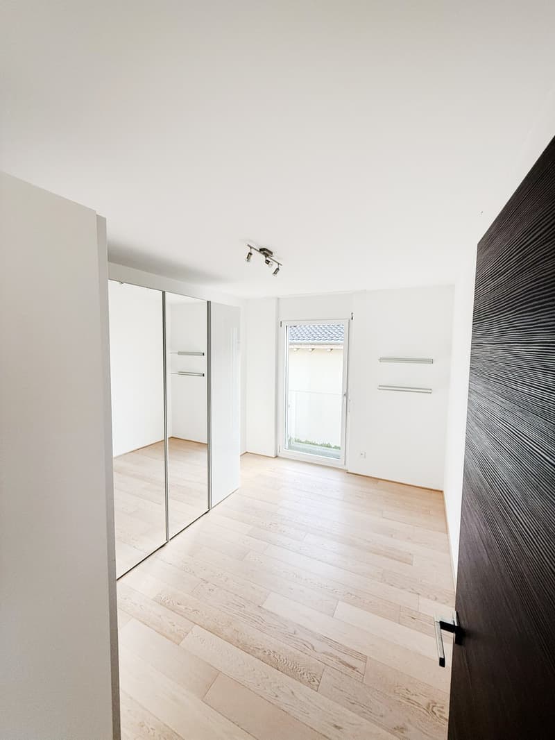 Maison moderne raffinée 4,5 avec jardin soigné, cheminée et taverne (5)
