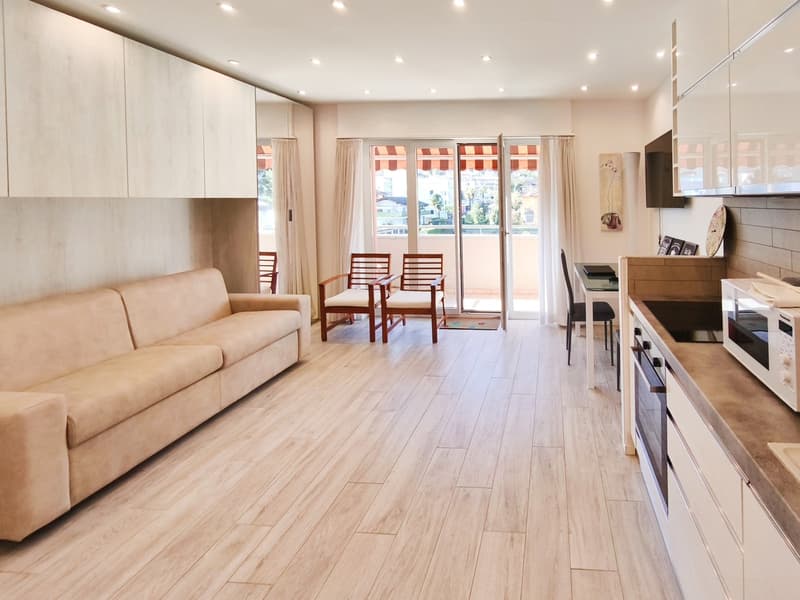 Appartement raffiné de 1,5 pièces avec balcon et cuisine neuve (1)