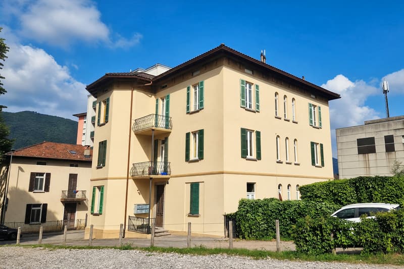 Beautiful 3.5-room apartment in a strategic location with double balcony and two parking spaces (4)