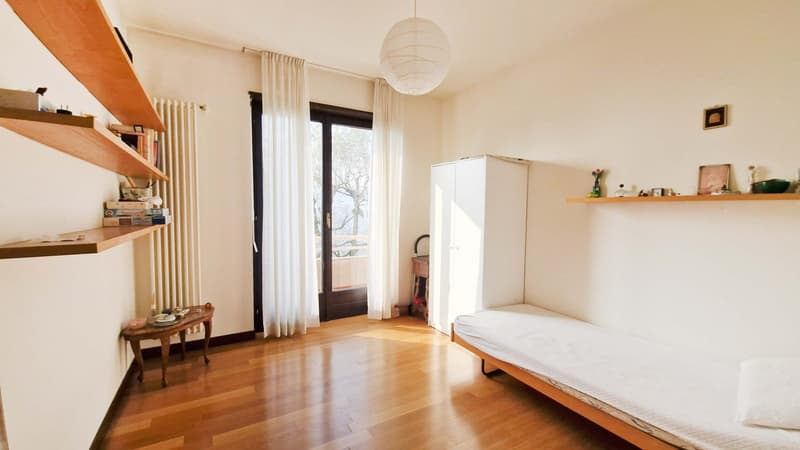 Einfamilienhaus 7,5 mit großem Garten und offenem Blick in Vacallo (10)