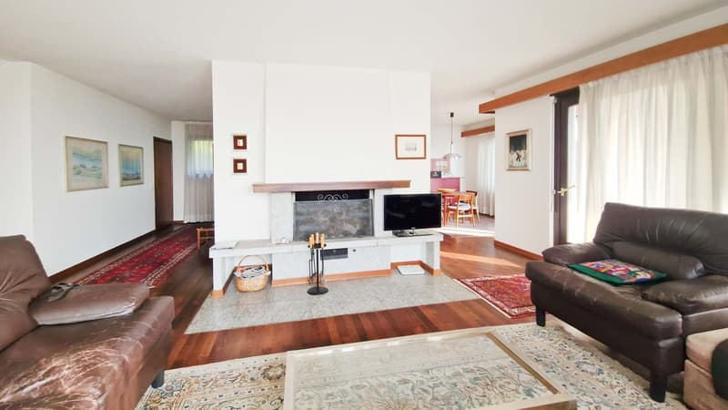 Einfamilienhaus 7,5 mit großem Garten und offenem Blick in Vacallo (2)