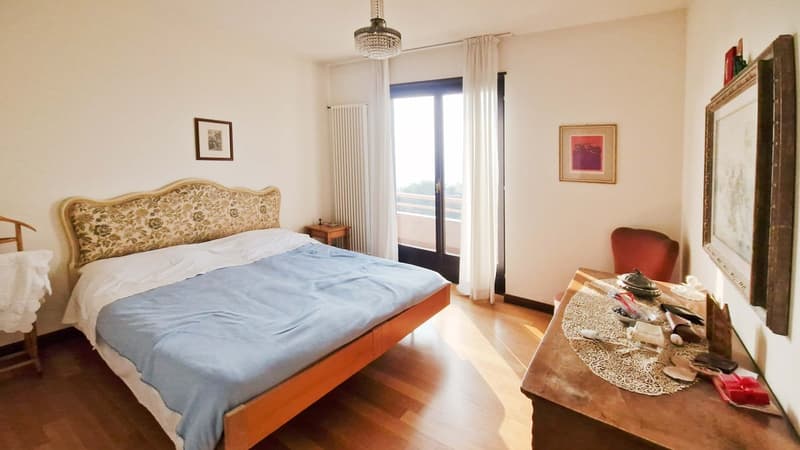 Einfamilienhaus 7,5 mit großem Garten und offenem Blick in Vacallo (9)