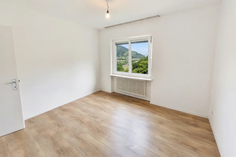 Zweifamilienhaus mit 7 Zimmern und Seeblick, Terrasse und Garten (12)