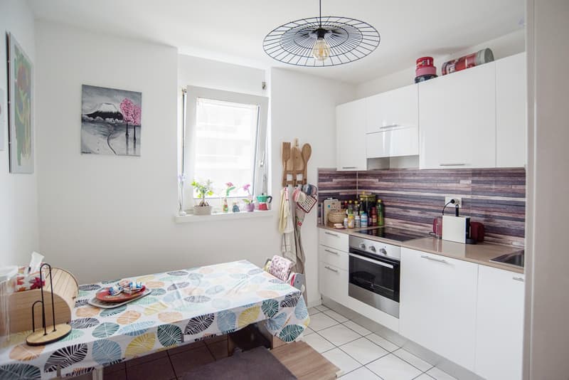 Schönes 4,5-Zimmer-Apartment mit großer überdachter Terrasse in sehr gutem Zustand. (4)