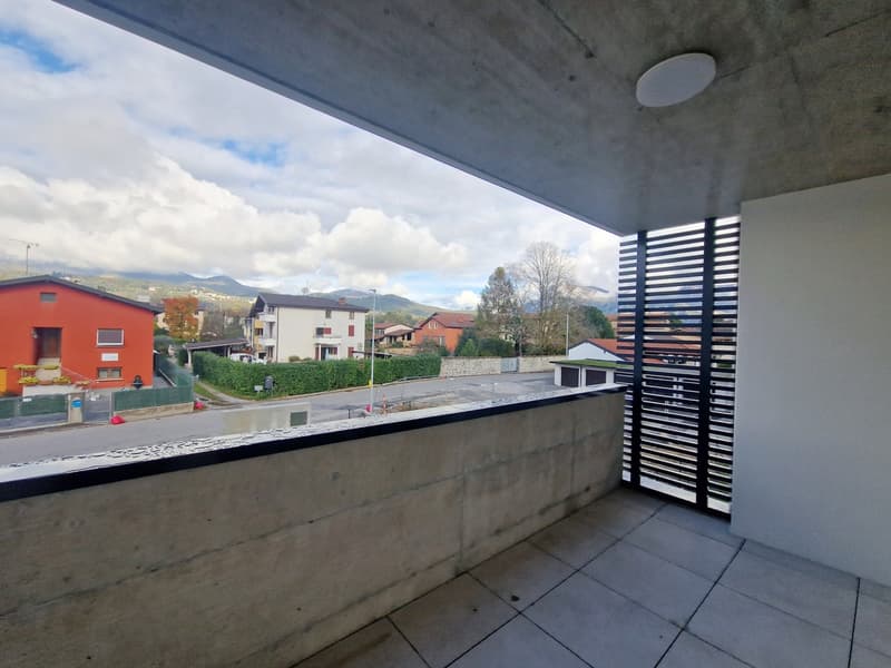 Neue moderne 3,5-Zimmer-Wohnung mit zwei überdachten Parkplätzen, sofort bezugsfertig. (5)