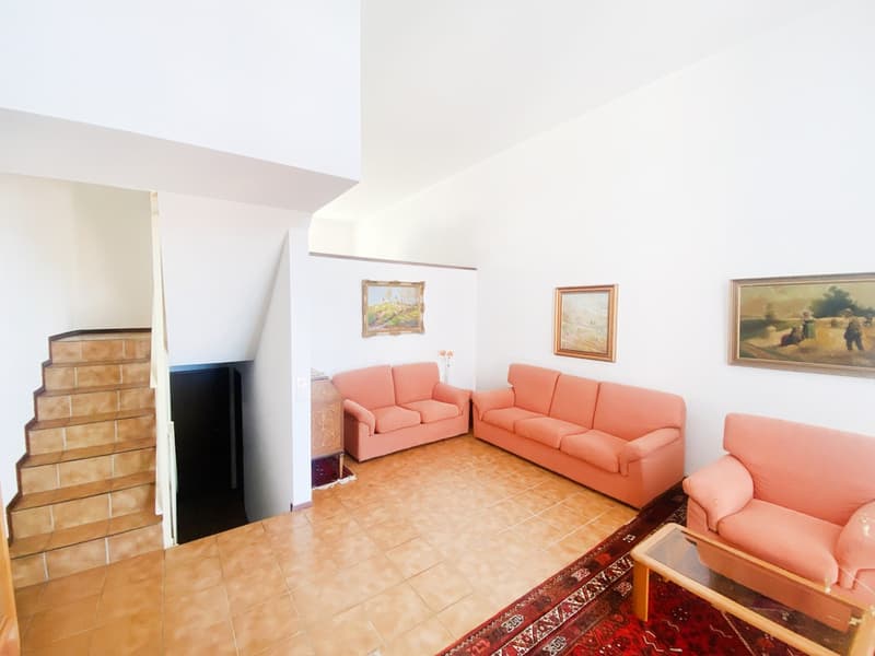 Häusliche Semi-Detached-Haus mit 4,5 Zimmern, Garten und Doppelwohnzimmer (3)
