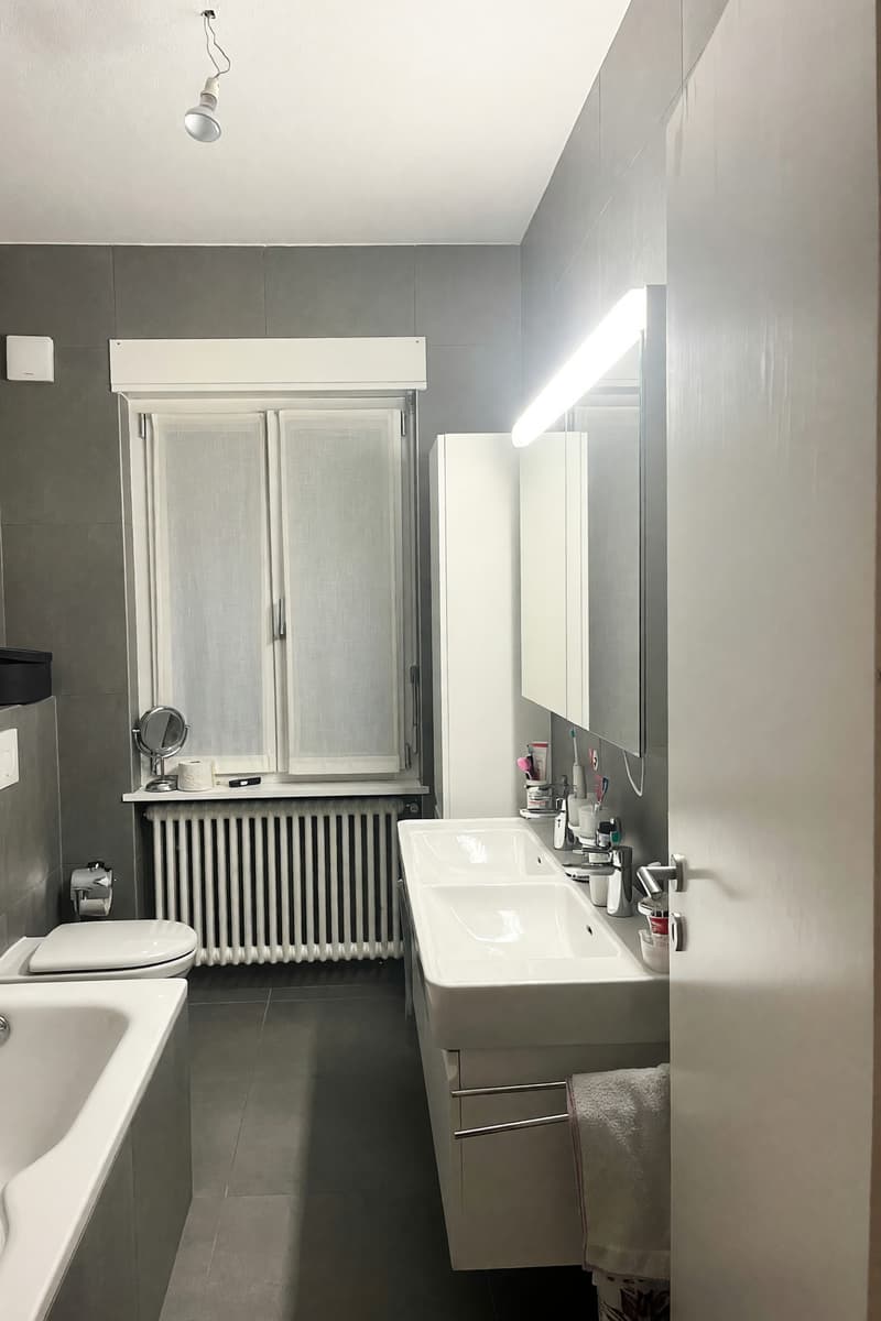 Casa unifamiliare 6,5 locali di 190 mq con giardino privato e veranda (10)