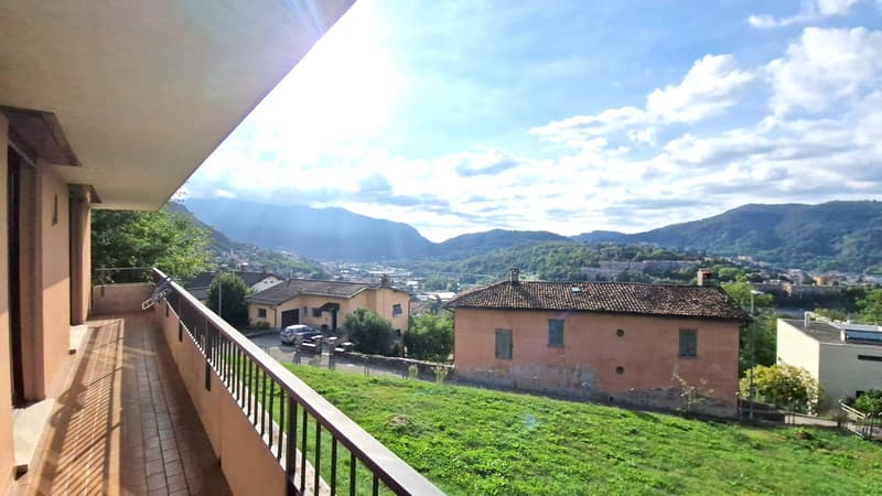 Belle maison indépendante 4,5 avec jardin et vue ouverte merveilleuse. (2)