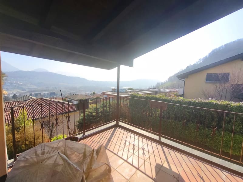 Magnifica villa panoramica 8,5 con ampi spazi e meraviglioso giardino. (8)