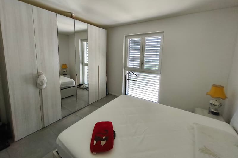 Modern 2.5-room apartment of recent construction with panoramic terrace (5)