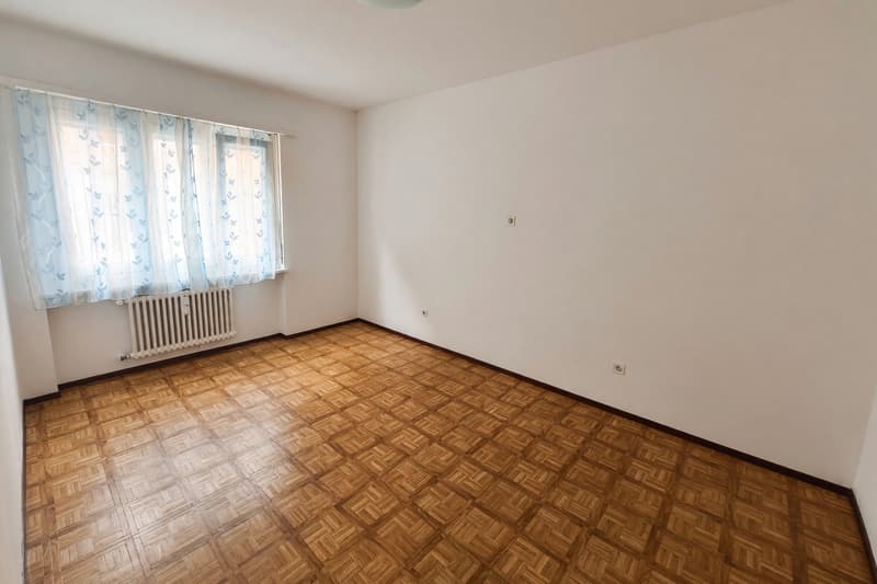 Appartement spacieux 4,5 pièces avec deux terrasses, belle vue et cuisine aménagée (3)