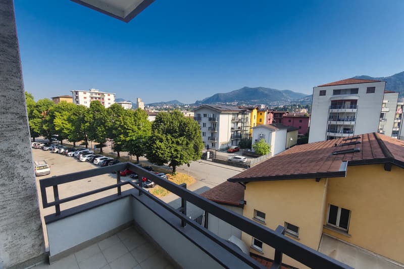 Appartement spacieux 4,5 pièces avec deux terrasses, belle vue et cuisine aménagée (1)