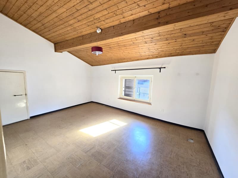 Maison de noyau charmante avec 7,5 pièces à rénover, dotée d'un grand potentiel (11)