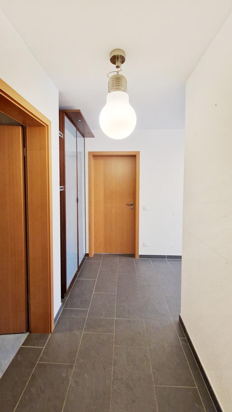 Bel appartement 3,5 pièces dans un quartier résidentiel avec terrasse panoramique couverte. (12)