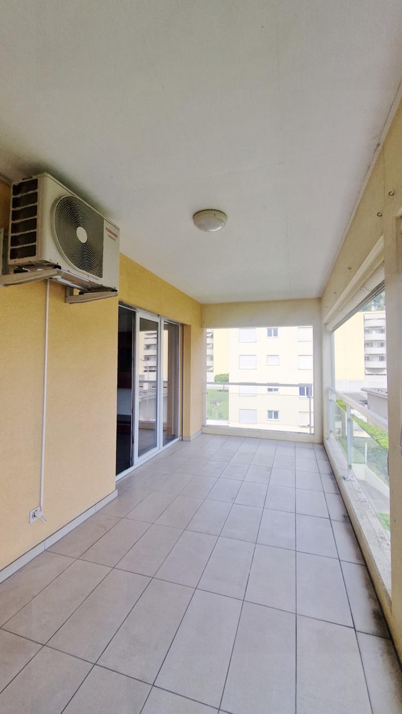 Bel appartement 3,5 pièces dans un quartier résidentiel avec terrasse panoramique couverte. (6)