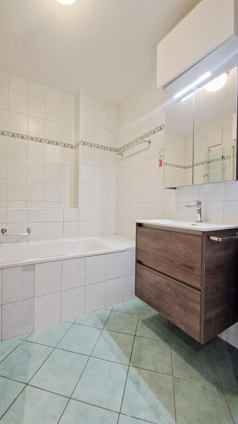 Bel appartement 3,5 pièces dans un quartier résidentiel avec terrasse panoramique couverte. (9)