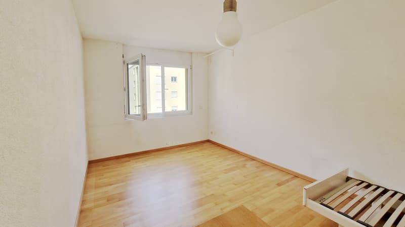 Bel appartement 3,5 pièces dans un quartier résidentiel avec terrasse panoramique couverte. (8)