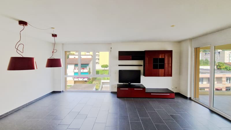 Bel appartement 3,5 pièces dans un quartier résidentiel avec terrasse panoramique couverte. (2)