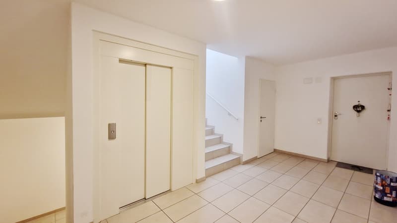 Bel appartement 3,5 pièces dans un quartier résidentiel avec terrasse panoramique couverte. (13)