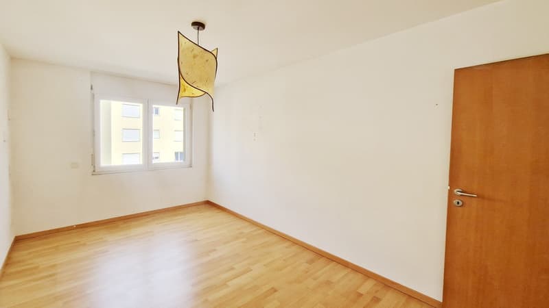 Bel appartement 3,5 pièces dans un quartier résidentiel avec terrasse panoramique couverte. (7)