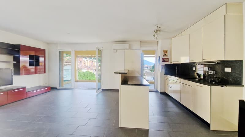 Bel appartement 3,5 pièces dans un quartier résidentiel avec terrasse panoramique couverte. (3)