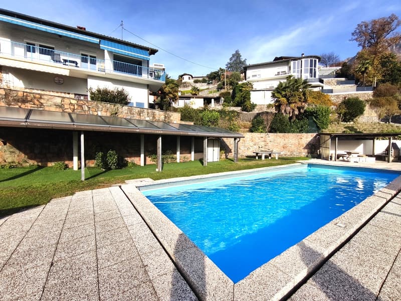 Appartement lumineux 2,5 pièces avec grande terrasse et vue sur le lac dans une résidence avec piscine (2)