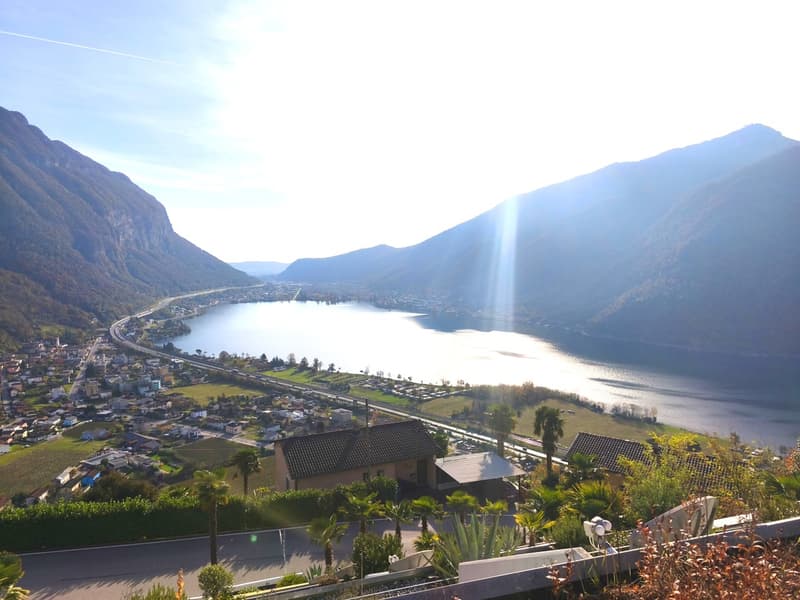 Appartement lumineux 2,5 pièces avec grande terrasse et vue sur le lac dans une résidence avec piscine (8)